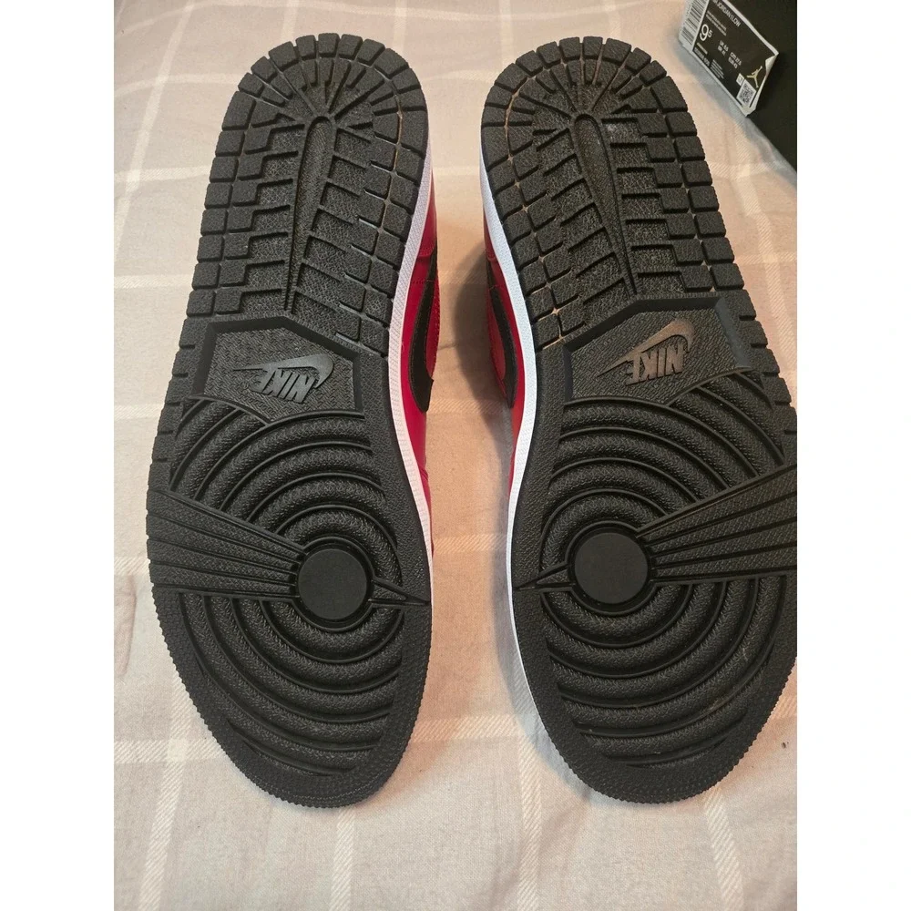 Nike Air Jordan 1 Low Reverse Bred Gym Red Black White 553558-606 Size 9.5 NIB - Picture 3 of 13